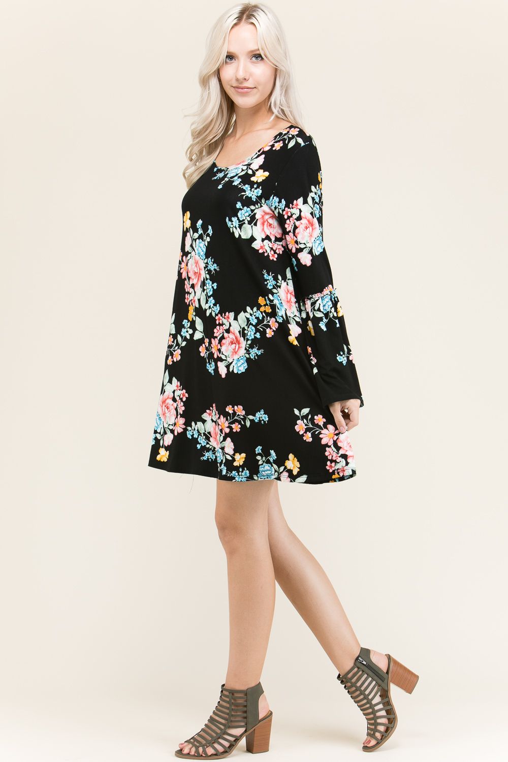 Très Bien Clothing Bell Sleeves Black Floral Roses Print Dress - USA
